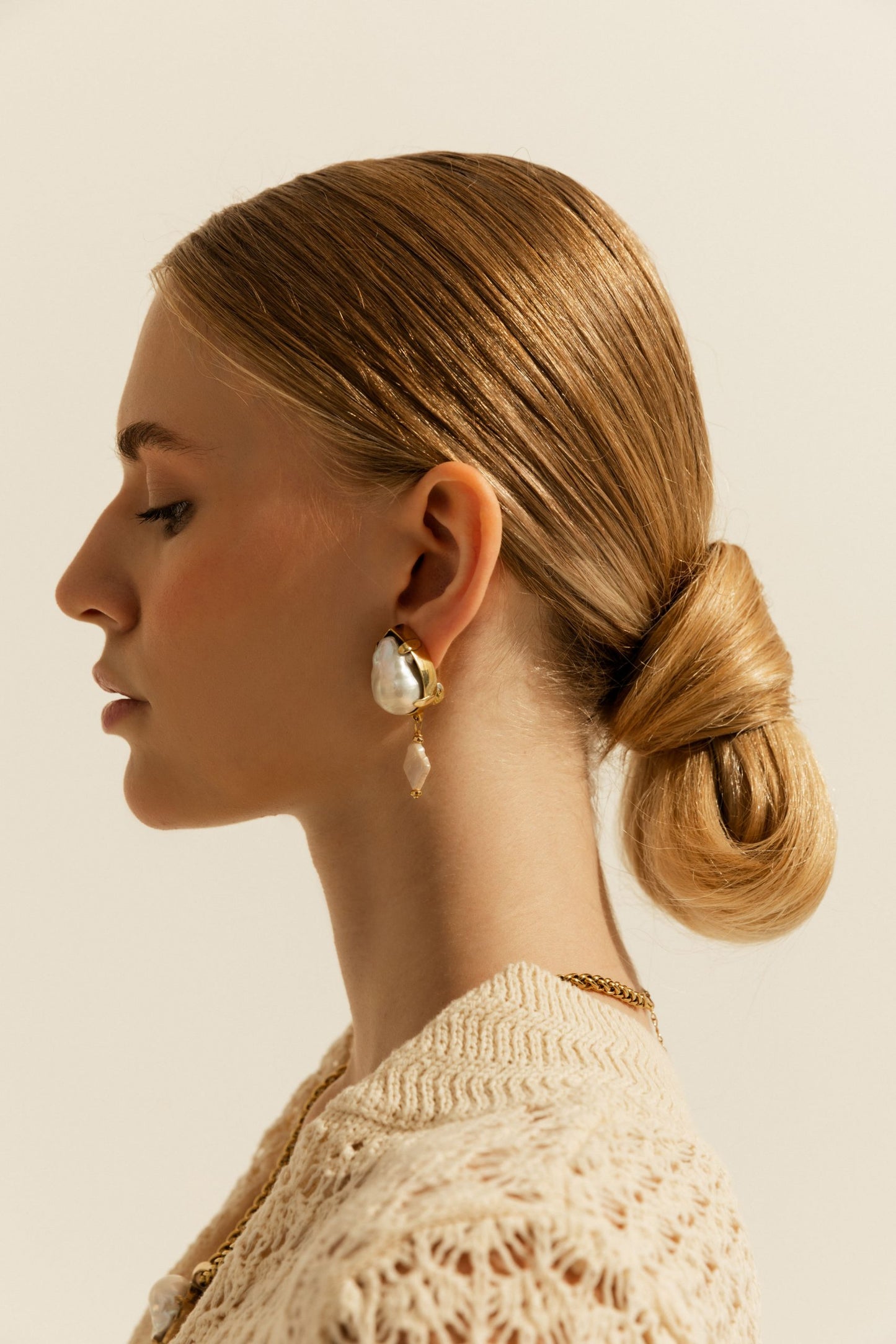 Grains dev Verre - "ODESA" CLIP EARRINGS GOLD